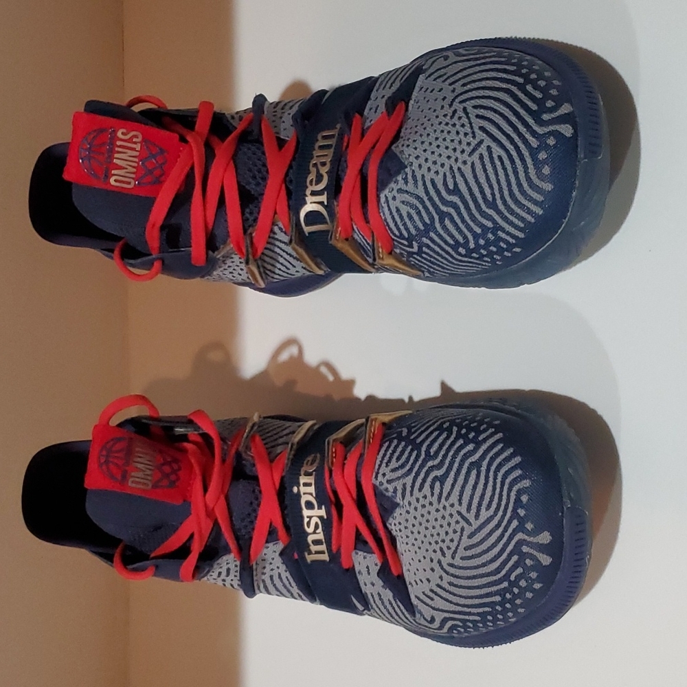 Mens New Balance high tops. Size 9
